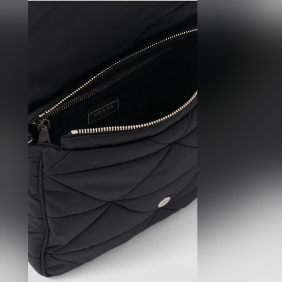 PRADA Padded Re-Nylon shoulder bag Re Edition Puffer Crossbody - Picture 5 of 8